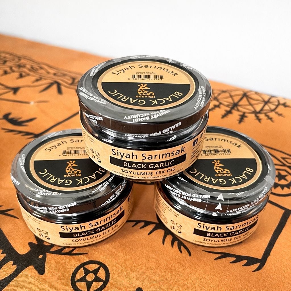 Siyah Sarımsak Soyulmuş Tek Diş 360 Gram (3 Adet)